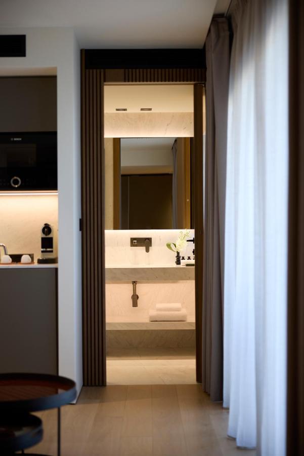 Dusit Suites Hotel Атина Екстериор снимка
