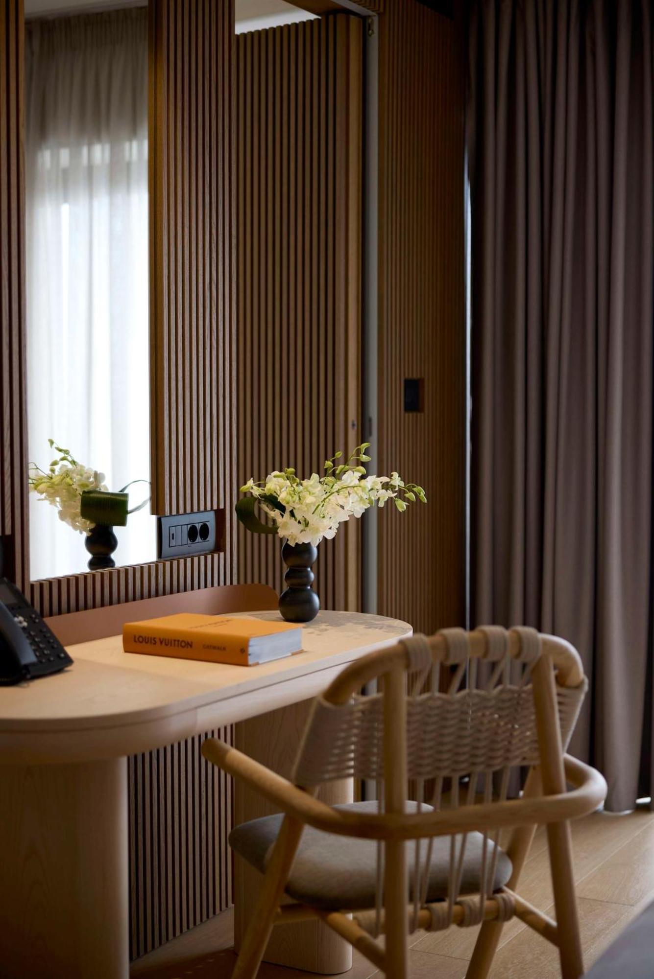 Dusit Suites Hotel Атина Екстериор снимка
