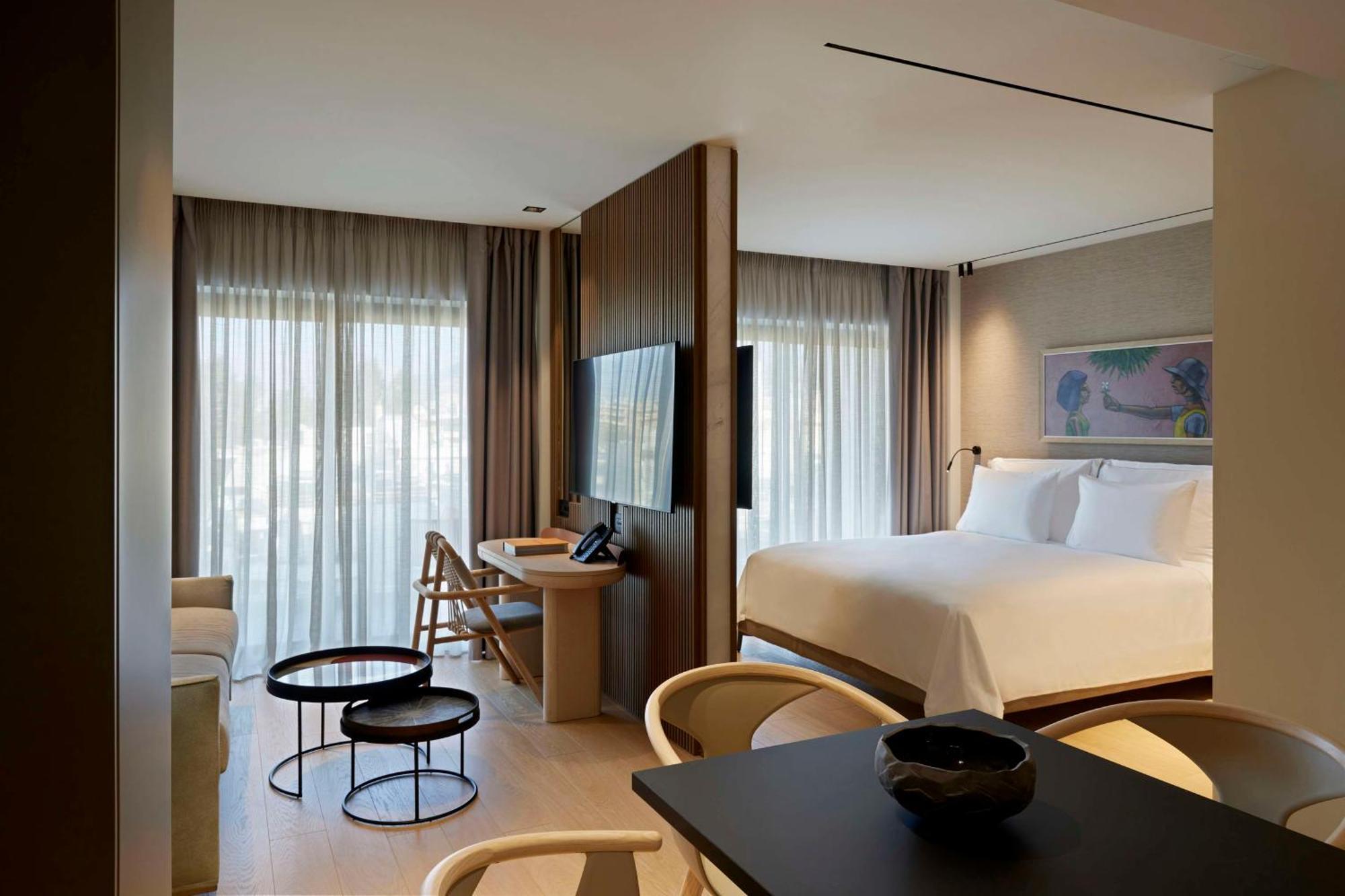 Dusit Suites Hotel Атина Екстериор снимка