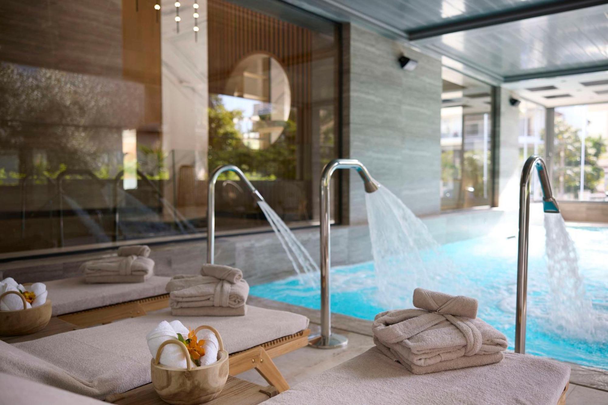 Dusit Suites Hotel Атина Екстериор снимка
